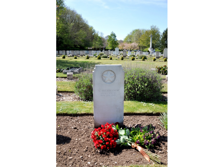 On paying tribute to Soviet soldiers of World War II