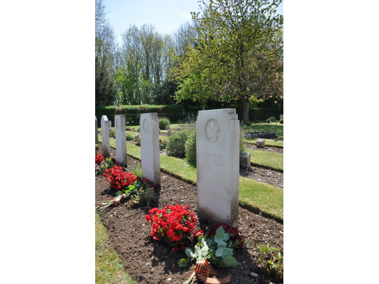 On paying tribute to Soviet soldiers of World War II