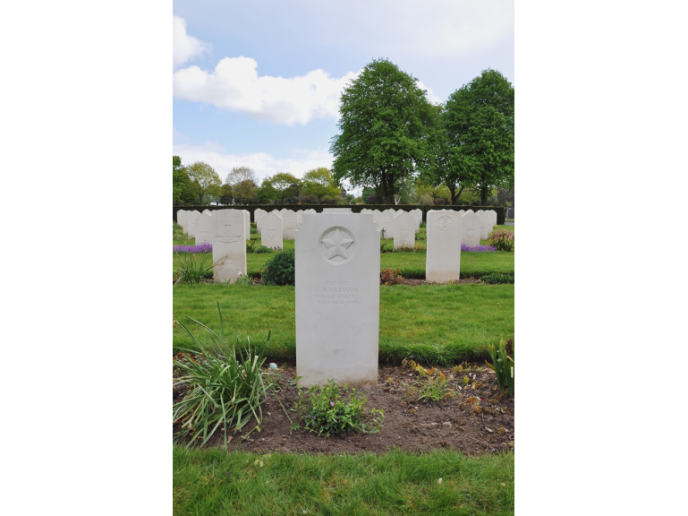 On paying tribute to Soviet soldiers of World War II