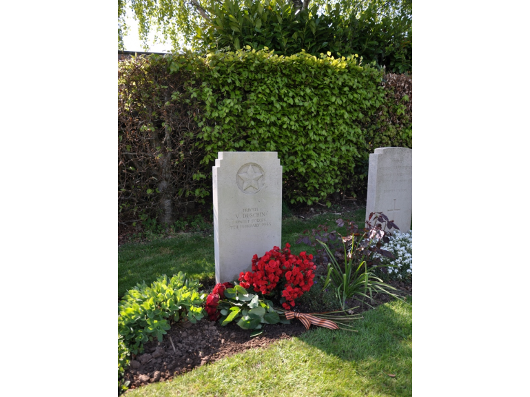 On paying tribute to Soviet soldiers of World War II
